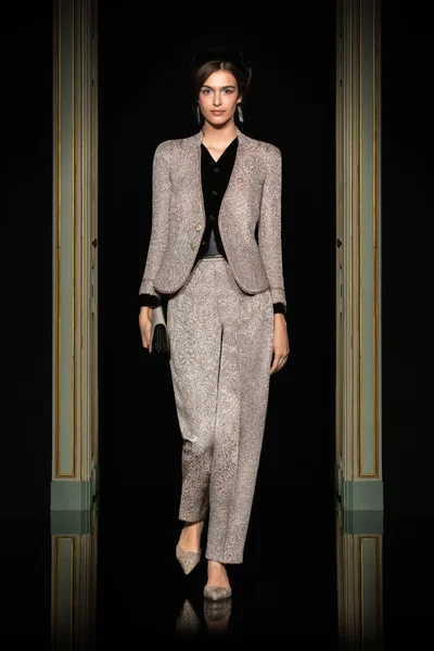 Look 3